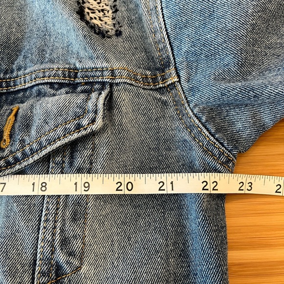 Wild Fable Super Oversized Denim Trucker Jacket Sz XS Distressed + Embroidered - Picture 6 of 9
